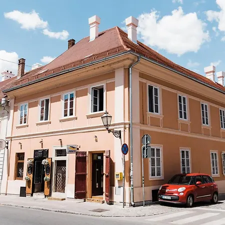 Bed & Breakfast Square 19-boutique