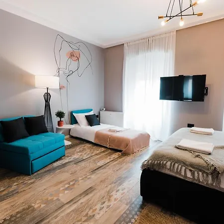 Square 19-boutique 3*