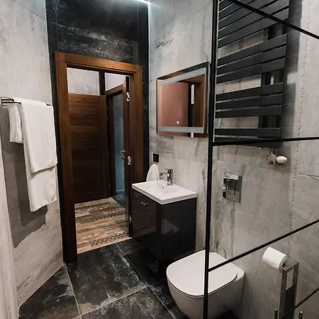 Square 19-boutique 3*